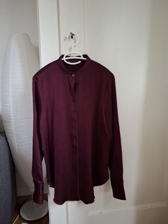 Chemisier aubergine T40 satiné 