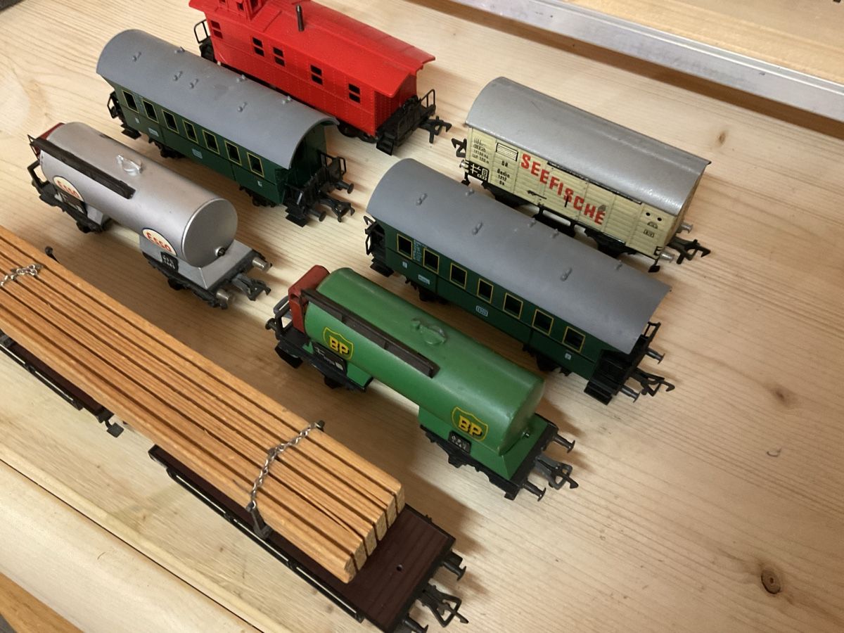 Fleischmann Modelleisenbahnen: 7 x Fleischmann  – Gebraucht aus Wald ZH von Sbbemilio 4