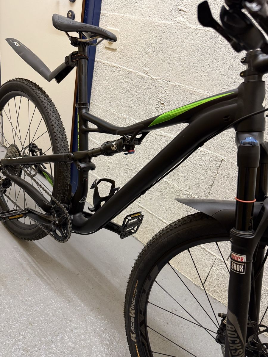 Specialized Biciclette: Vélo Specialized Camper 29 – Nuovo (secondo la descrizione) da Nyon venduto da vla_r5m7 2