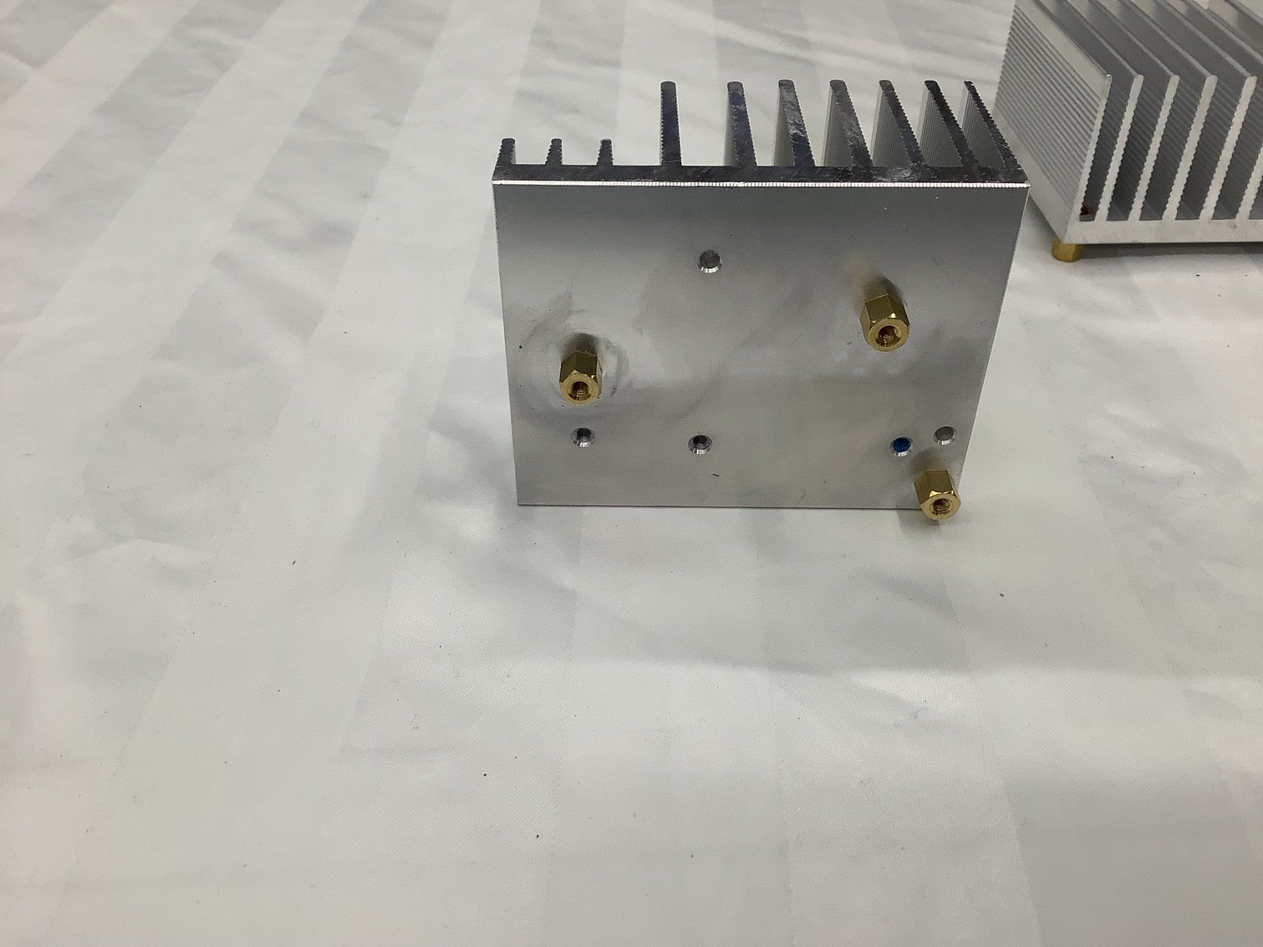 Componenti elettronici: KÜHLKÖRPER ALUMINIUM – Usato da Glarus venduto da Mdelphi 6