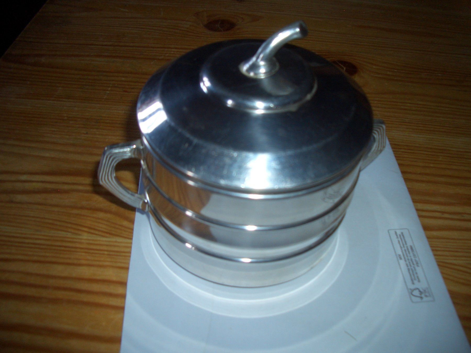 Casseroles: Alluminium Behälter mit Deckel rund silberfarben – Neuf (Voir description) à Präz par Eroberto