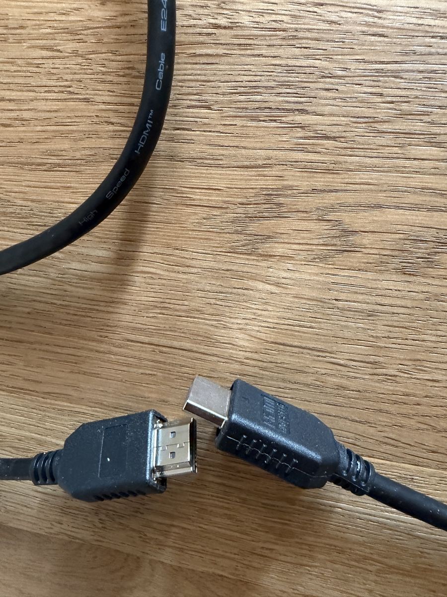 Cavi: HDMI Kabel mit 2 Anschlussen 180cm lang – Usato da Sursee venduto da Since1975 1