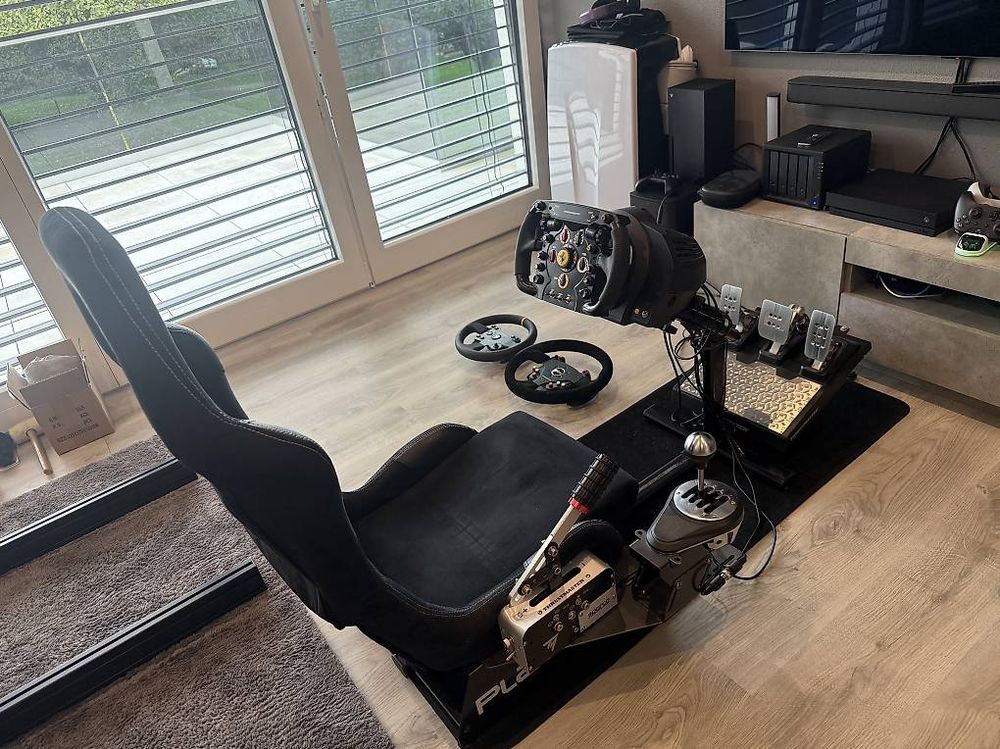 Sim Rig Playseat Thrustmaster Vollausgestattet! (Gebraucht) in Safenwil ...