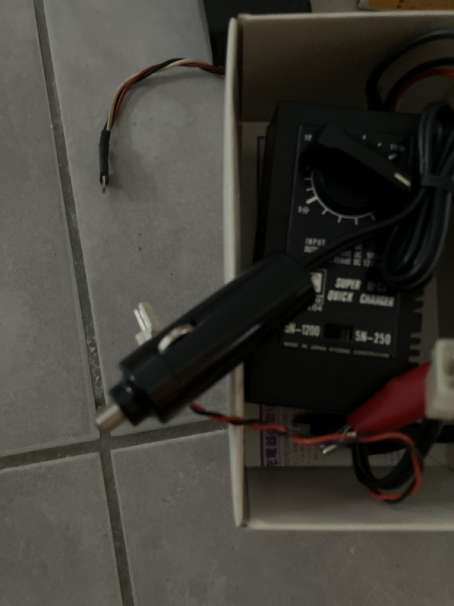 Batterie, Caricabatterie & Alimentatori: Ni cad quick charger – Usato da Spreitenbach venduto da Strolch 1