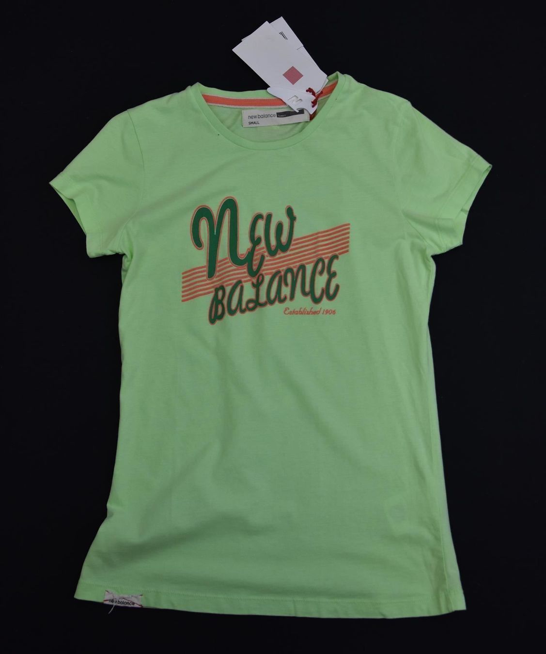 New Balance T-shirt: New Balance T-Shirts  hellgrün – Nuovo e nell'imballaggio originale da Wohlenschwil venduto da EddieS-Outlet