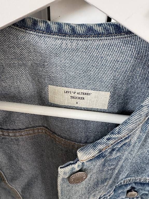 Giacche: Levis Jeansjacke Damen – Usato da Rotkreuz venduto da LoriLori 2