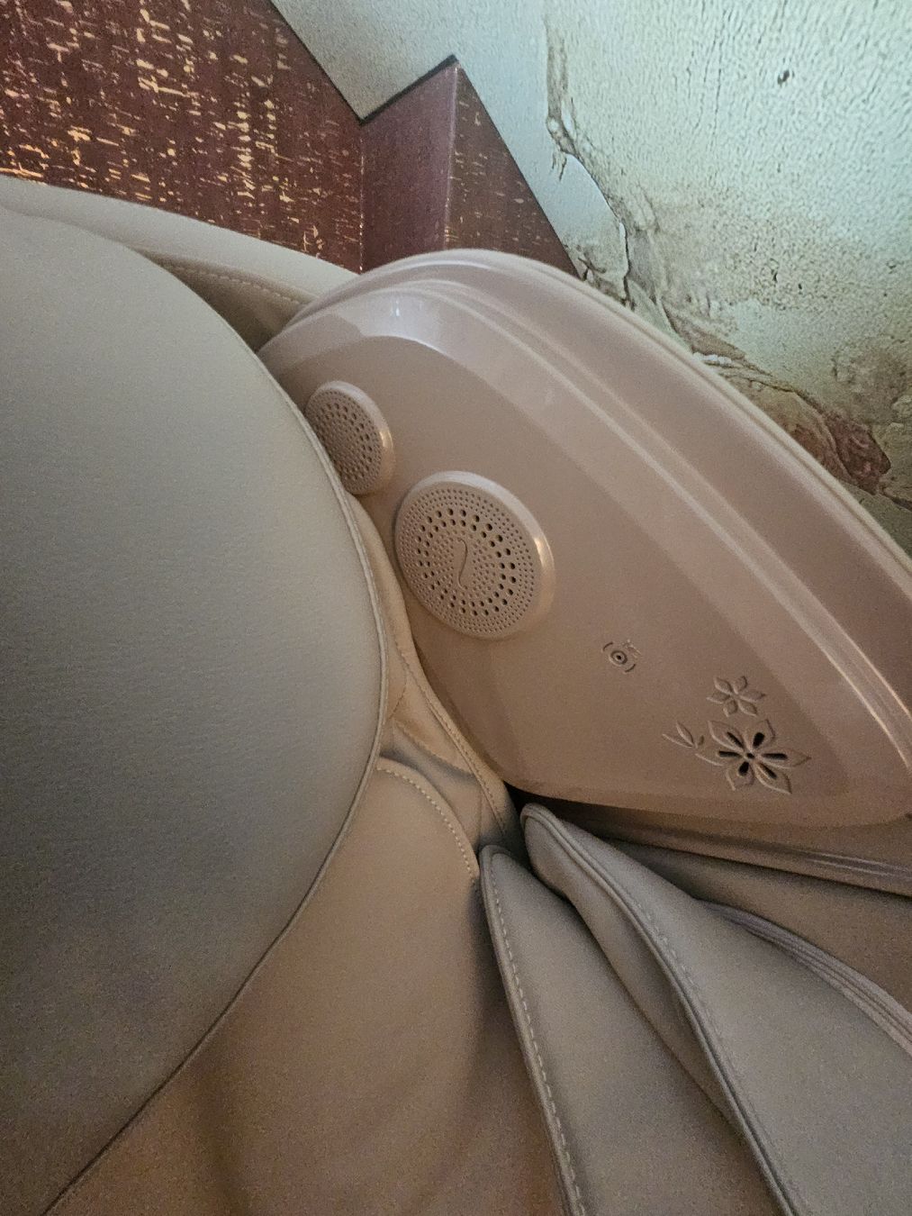Massagegeräte: Massage-Sessel KOMODER LuX  – Neu (gemäss Beschreibung) aus Walchwil von Bodytransformer2000 3