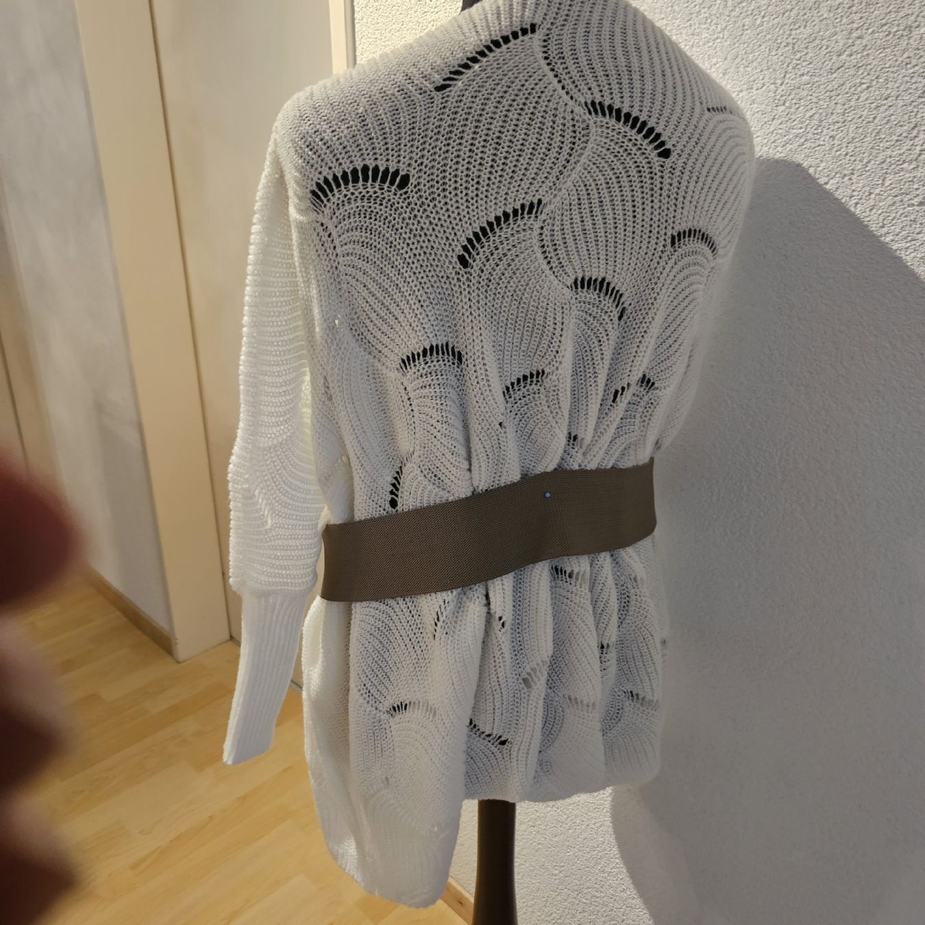 Maglioni & Felpe: Sommer   Strick Pullover mit Spitze u Gürtel, Top! gr 46.50. – Nuovo e nell'imballaggio originale da wolfhalden venduto da 46464646 4