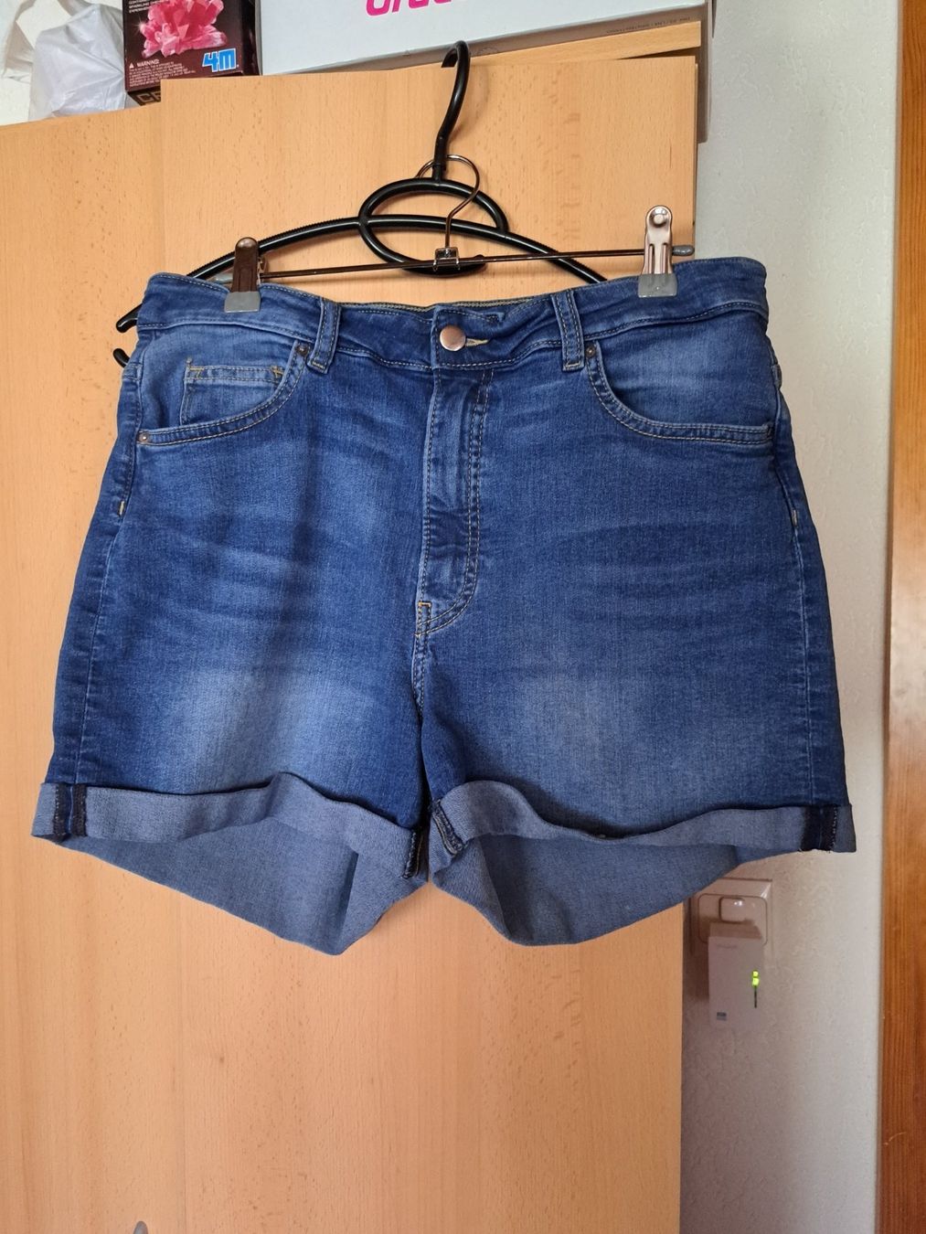 Jeans: Short bleu taille haute – D'occasion à Berlens par luc_2c79