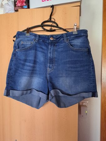 Short bleu taille haute