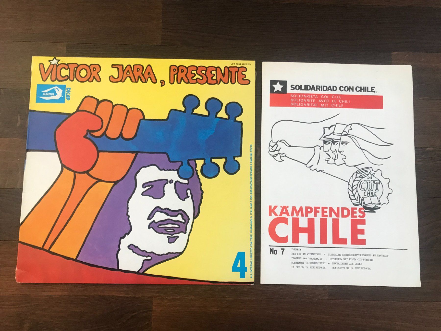 Dischi in vinile: VICTOR JARA - 4 - Presente! + Insert Kämpfendes Chile – Usato da Buchs AG venduto da Archie