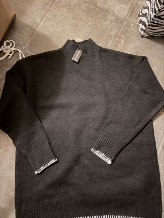 Pullover PrettyLittleThing schwarz Grösse M neu mit Etikett