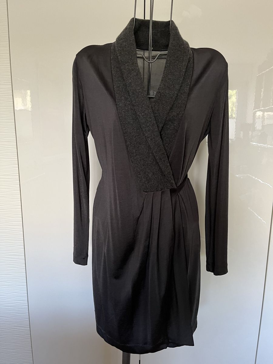Hugo Boss Vestiti: Robe grise Hugo Boss – Nuovo (secondo la descrizione) da St. Prex venduto da Nikolletta 7