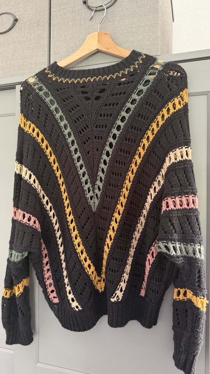 Maglioni & Felpe: Stylish Knitted Jumper  – Usato da Gebenstorf venduto da D0minika 1
