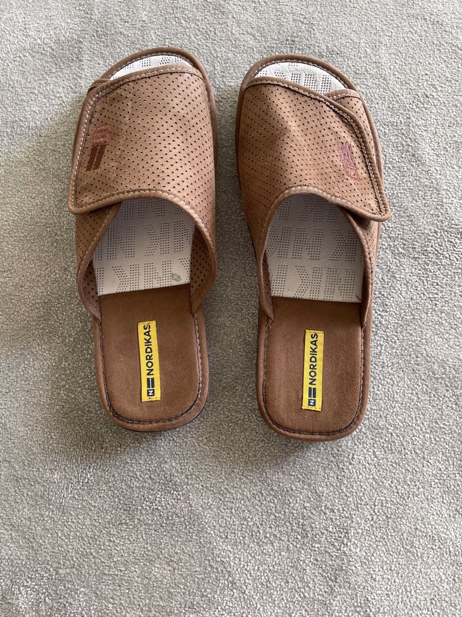 Nordica Herrenschuhe: Hausschuhe oder Freizeit-Sandalen, Grösse 42, Top Zustand – Gebraucht aus Cham von elvirabe