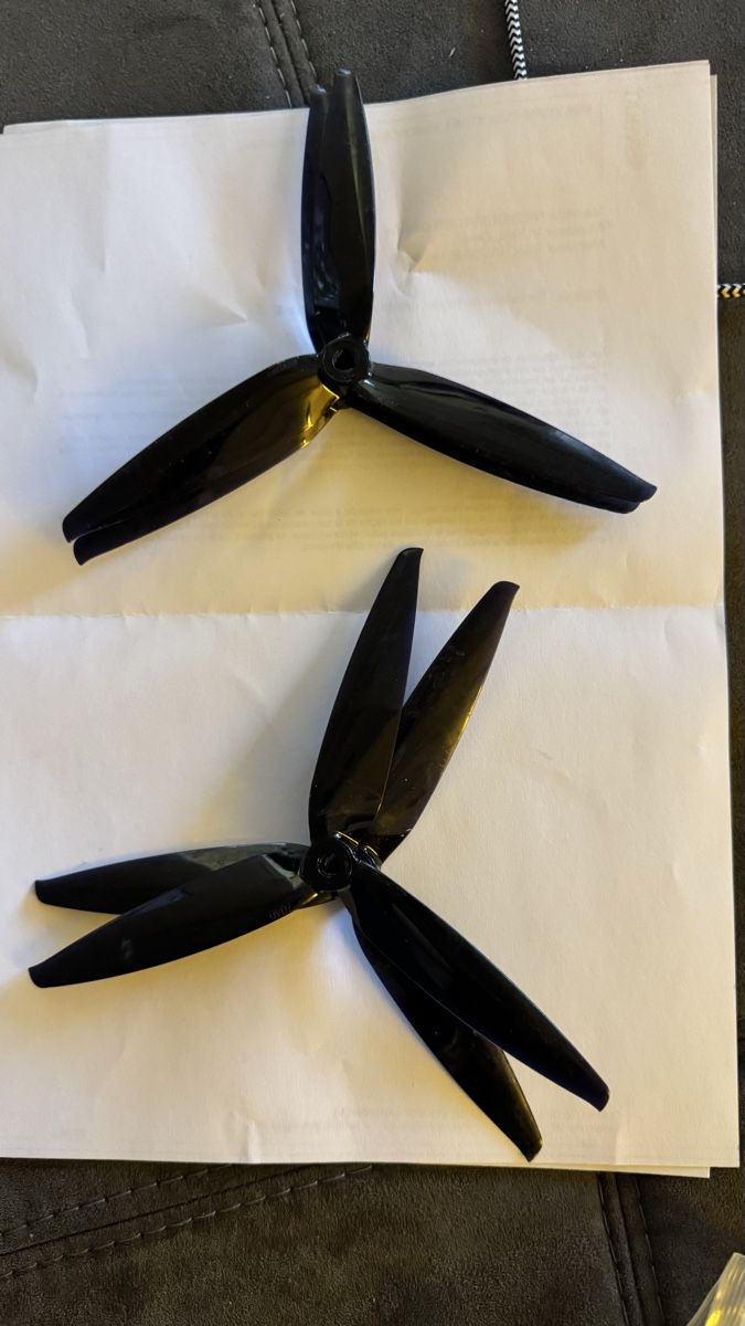 Modellismo RC: 7x4 Propeller für Drohne – Usato da Geuensee venduto da nor_t5h8