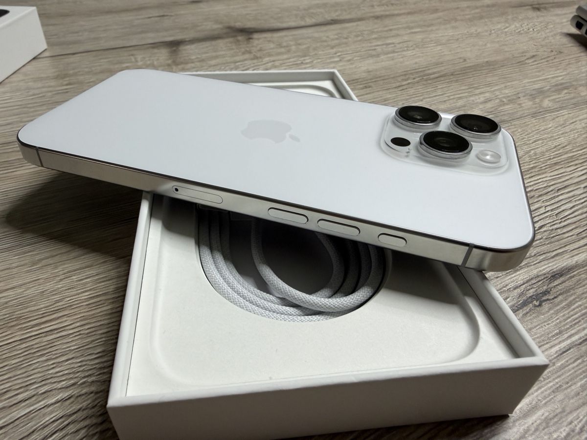 Apple Telefoni cellulari / Smartphones: iPhone 16 Pro Max 256GB White Titanium – Usato da Benglen venduto da bmwgt 2