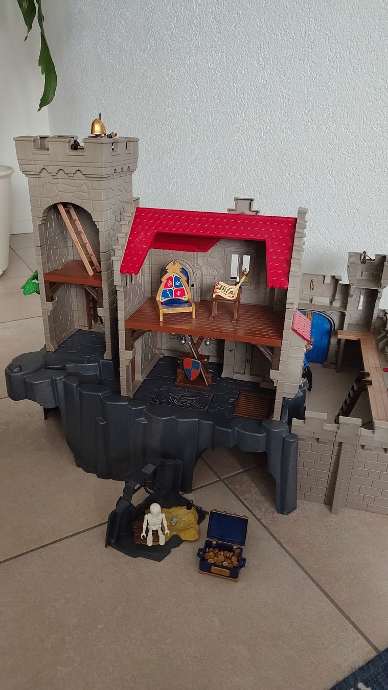 Playmobil Giocattoli: Playmobil Château des Chevaliers 6000 – Usato da Biel/Bienne venduto da Sliman 4