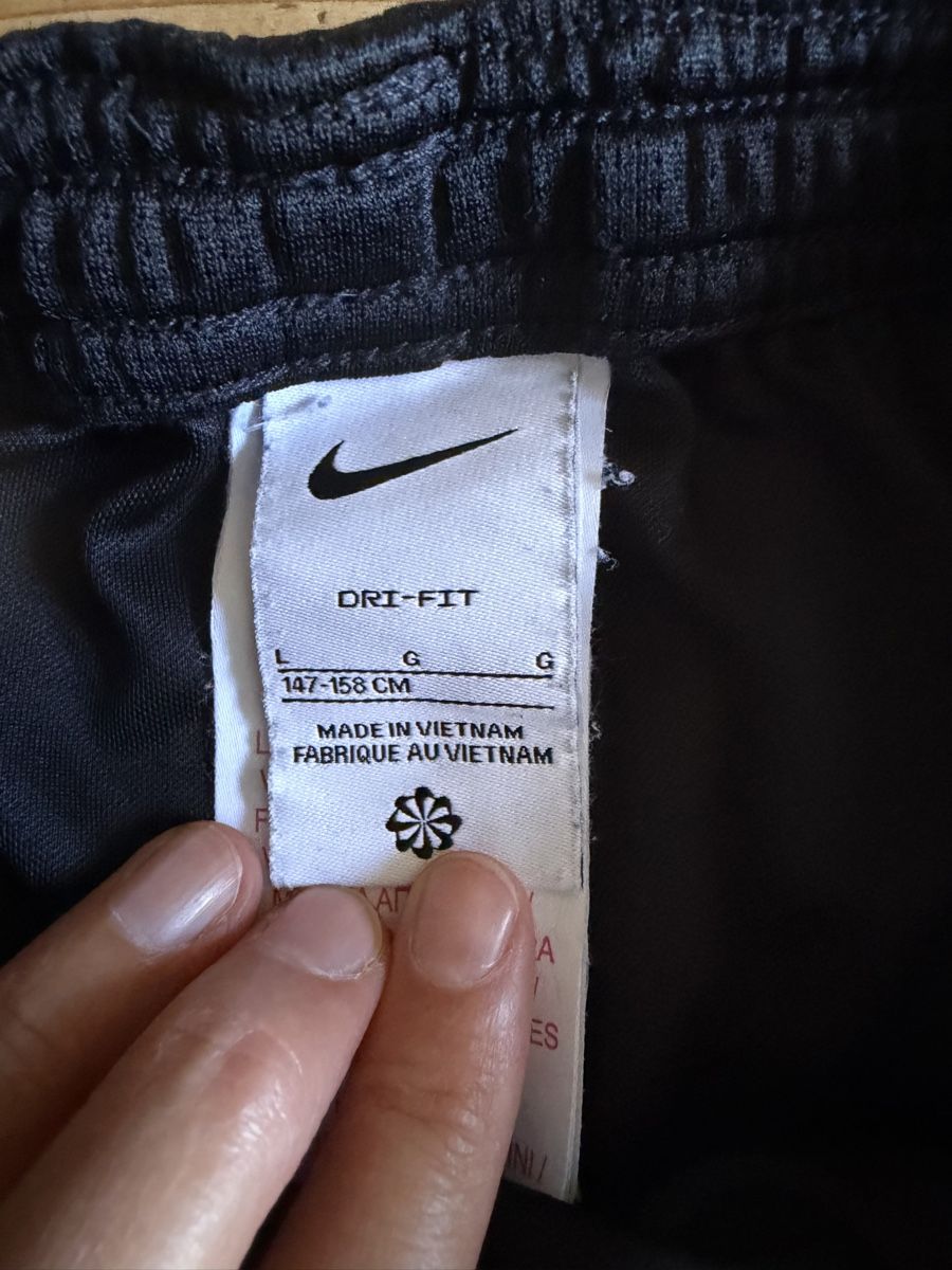 Nike Pantalons: Sporthose Nike – D'occasion à St. Gallen par doris.hoerler 1