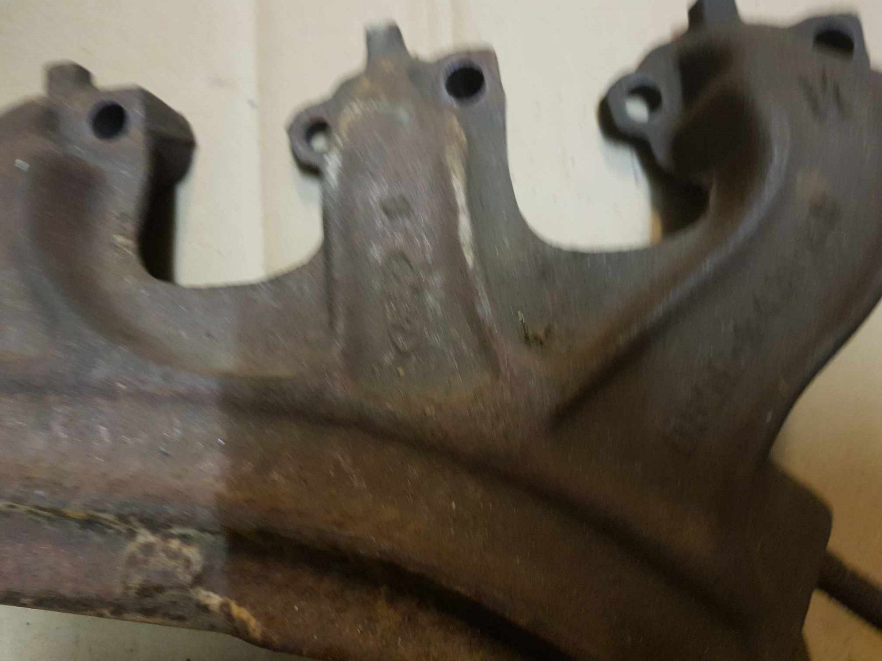Ford Sistemi di scarico: Auspuffkollektore Ford – Usato da Niedergösgen venduto da usc_2h5n 2