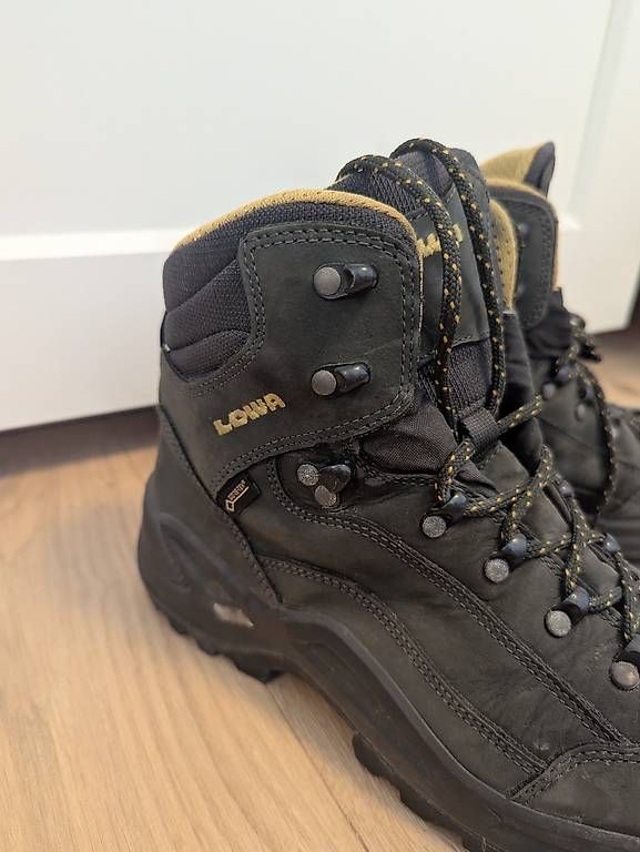 Chaussures hommes: Lowa Wanderschuhe 41.5 – D'occasion à Winterthur par Octavia15 1
