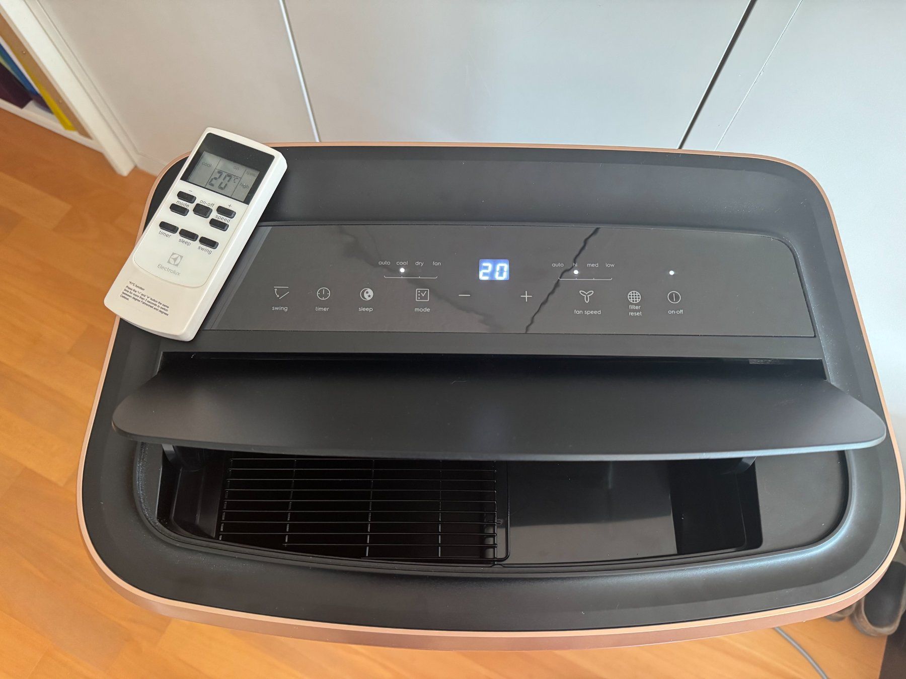 Electrolux Condizionatori: Mobiles Klimagerät Electrolux EXP26U758CW – Usato da Egg b. Zürich venduto da stean1024 1