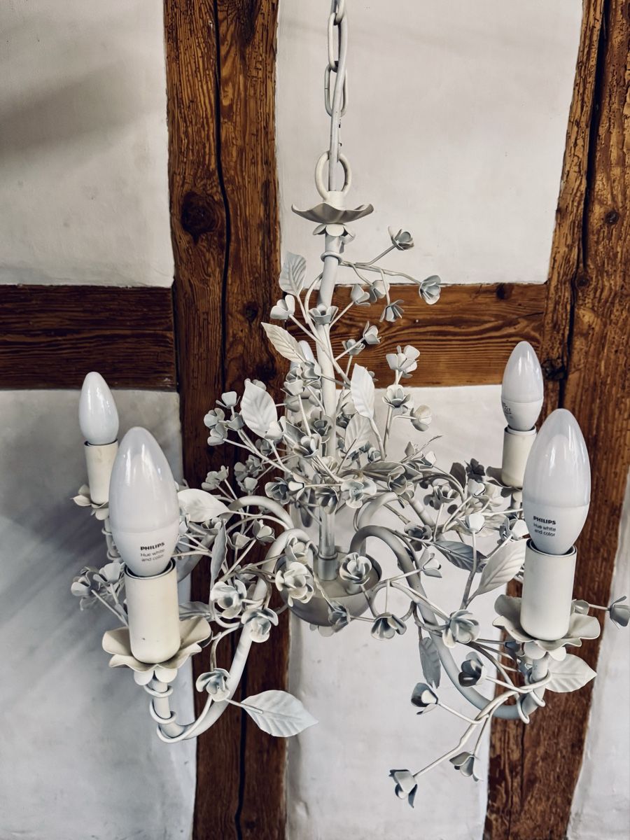 Lampadari & plafoniere: Shabby Chic Kronleuchter weiss Metall – Usato da Hirzel venduto da Bkuenzli