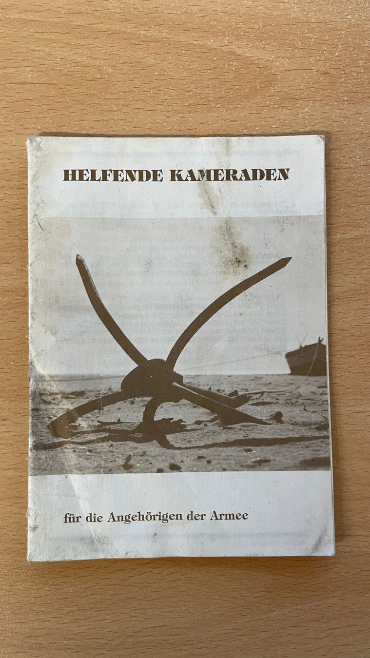 Bücher: Schweizer Armee Militär HELFENDE KAMERADEN – Gebraucht aus Glattfelden von cybermaxx