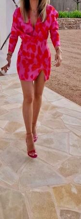 Kleid pink kurz mit tiefem Ausschnitt Gr. 34