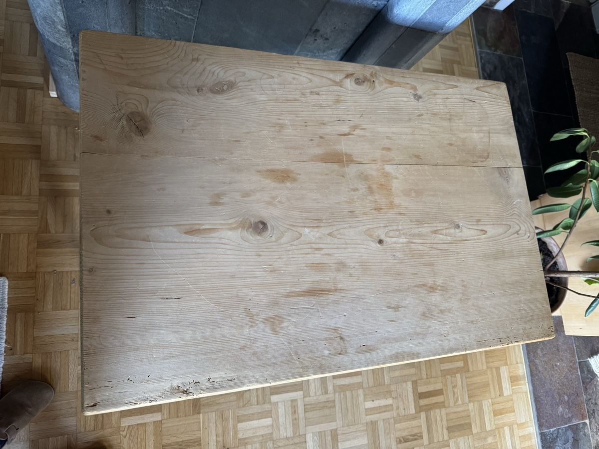 Tavoli: Antiker Holztisch – Usato da Trin Mulin venduto da leea.c 2