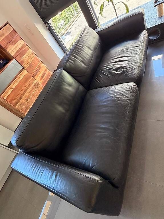 Ligne Roset Divani: Canapé Ligne Roset cuire véritable noir – Usato da Villars-sur-Glane venduto da Fabnath 1