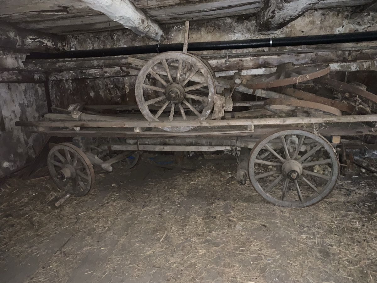 Véhicules utilitaires: Antiker Heuwagen – D'occasion à Pontresina par nad_f9vt 1