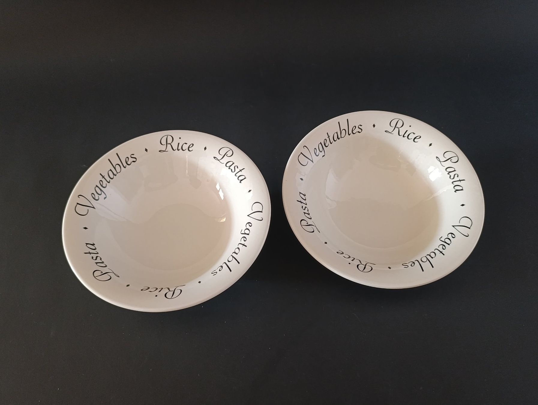 Piatti: BOOTS SCRIPT lot 2 assiettes creuses – Usato da Thielle venduto da Plusvalue_Neuchatel