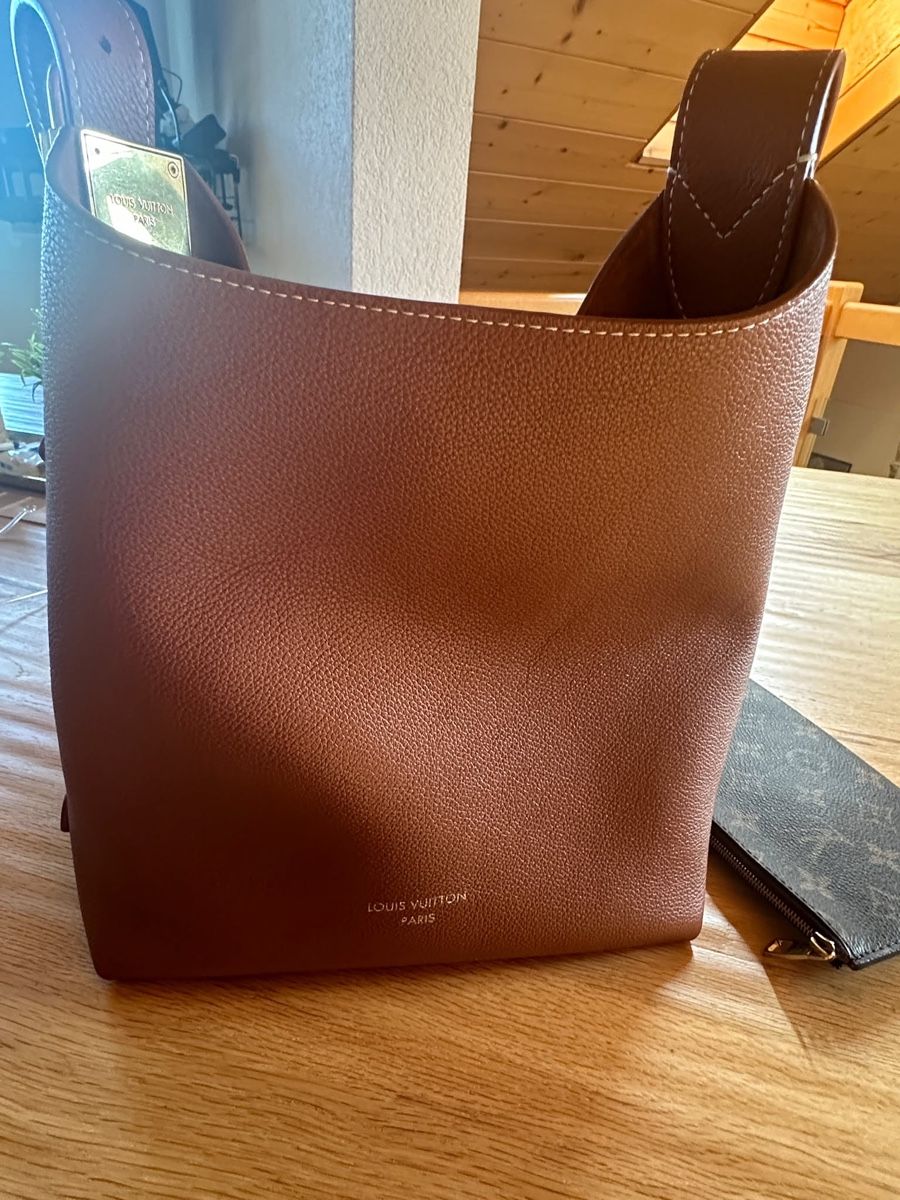 Louis Vuitton Borse da donna: Louis Vuitton, Low key hobo, Cognac – Usato da Bülach venduto da E_Di 5
