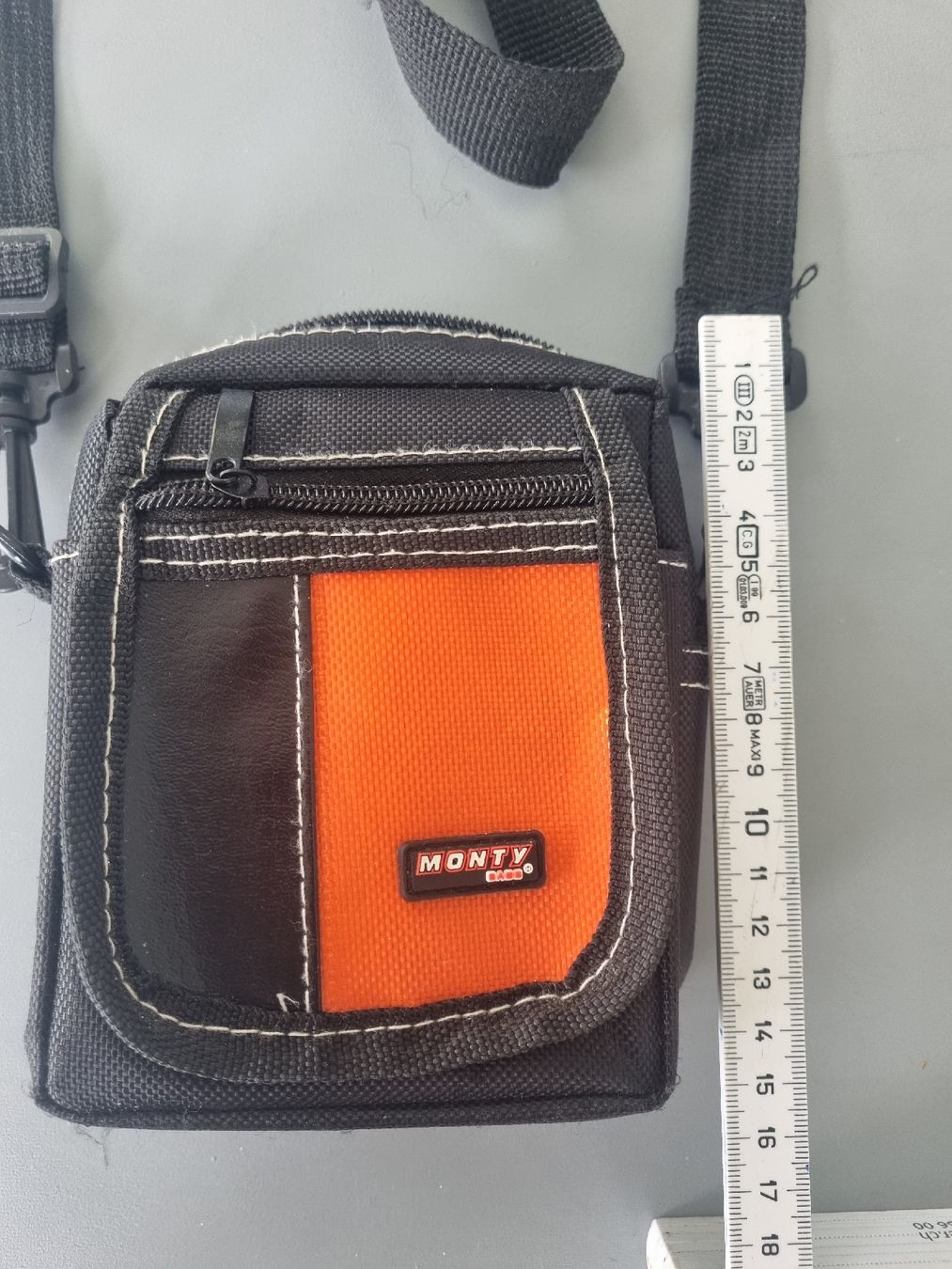 Sacs: Umhänge-Tasche – D'occasion à Adlikon b.Regensdf par attila63 1
