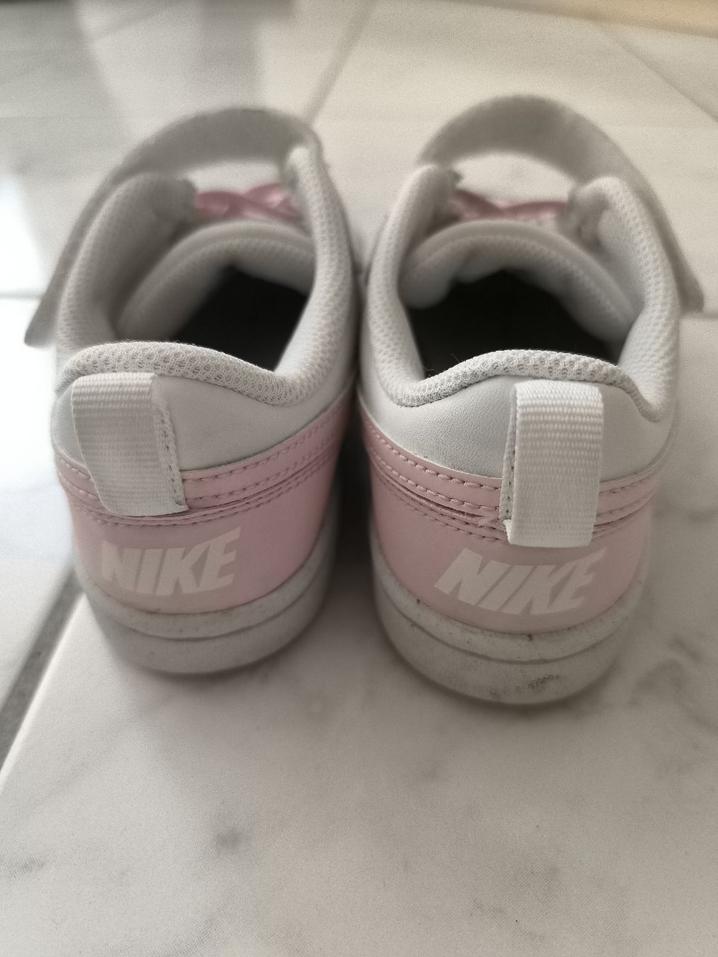 Nike Scarpe per ragazze: Mädchen Schuhe nr 32 Nike – Usato da Buchs SG venduto da Cor-Pie 3