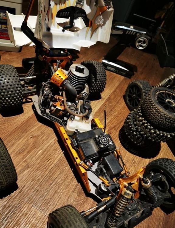 RC Kits de montage: Rennauto Benzin – D'occasion à Weesen par XXDampfmaschine 6
