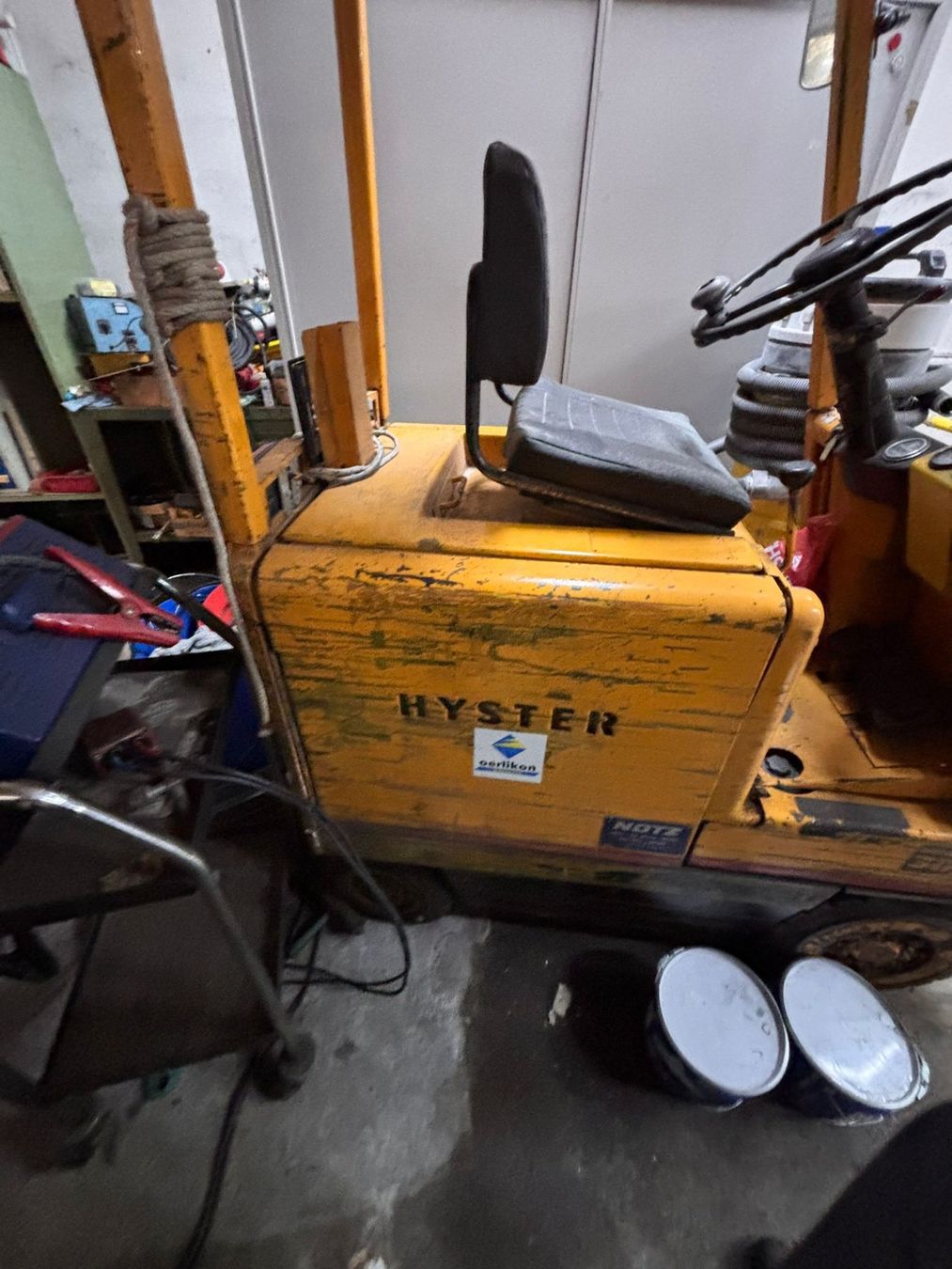 Carrelli elevatori e a forche: Hyster Schweizer Elektro Stapler kompakt Klein wendig – Difettoso da Biel/Bienne venduto da 300ccc