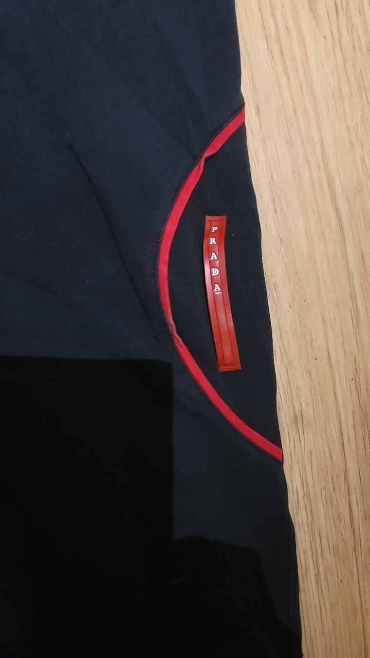 Prada Polo-Shirts: Prada Vintage Hemd Schwarz XL – Gebraucht aus Wil ZH von min_k5p7 3