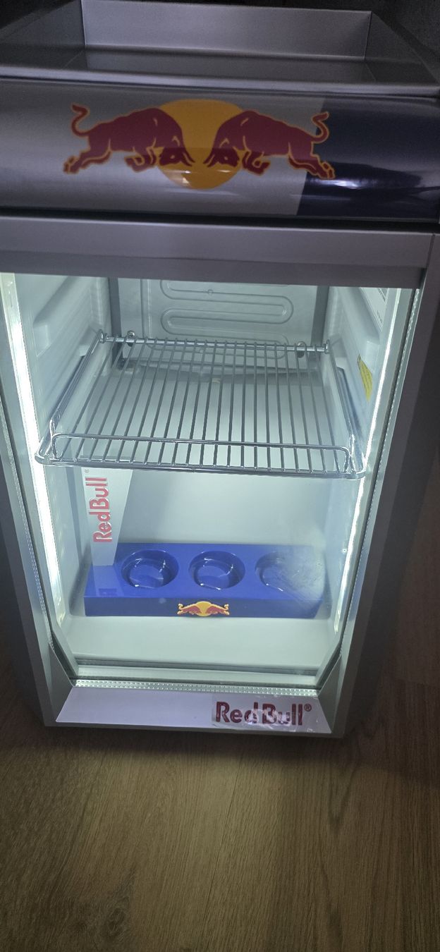 Kühlschrank: Red Bull Kühlschrank – Gebraucht aus Wil SG von GT504 6