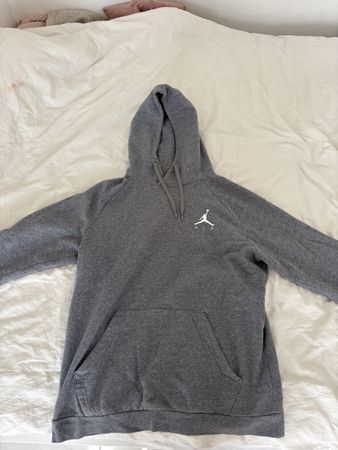 Jordan Kapuzenpullover grau Grösse M guter Zustand