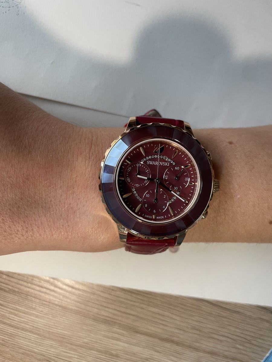 Swarovski Uhren: Neuwertige rote Swarovski Uhr – Neu und originalverpackt aus Oberburg von alicia12345 3