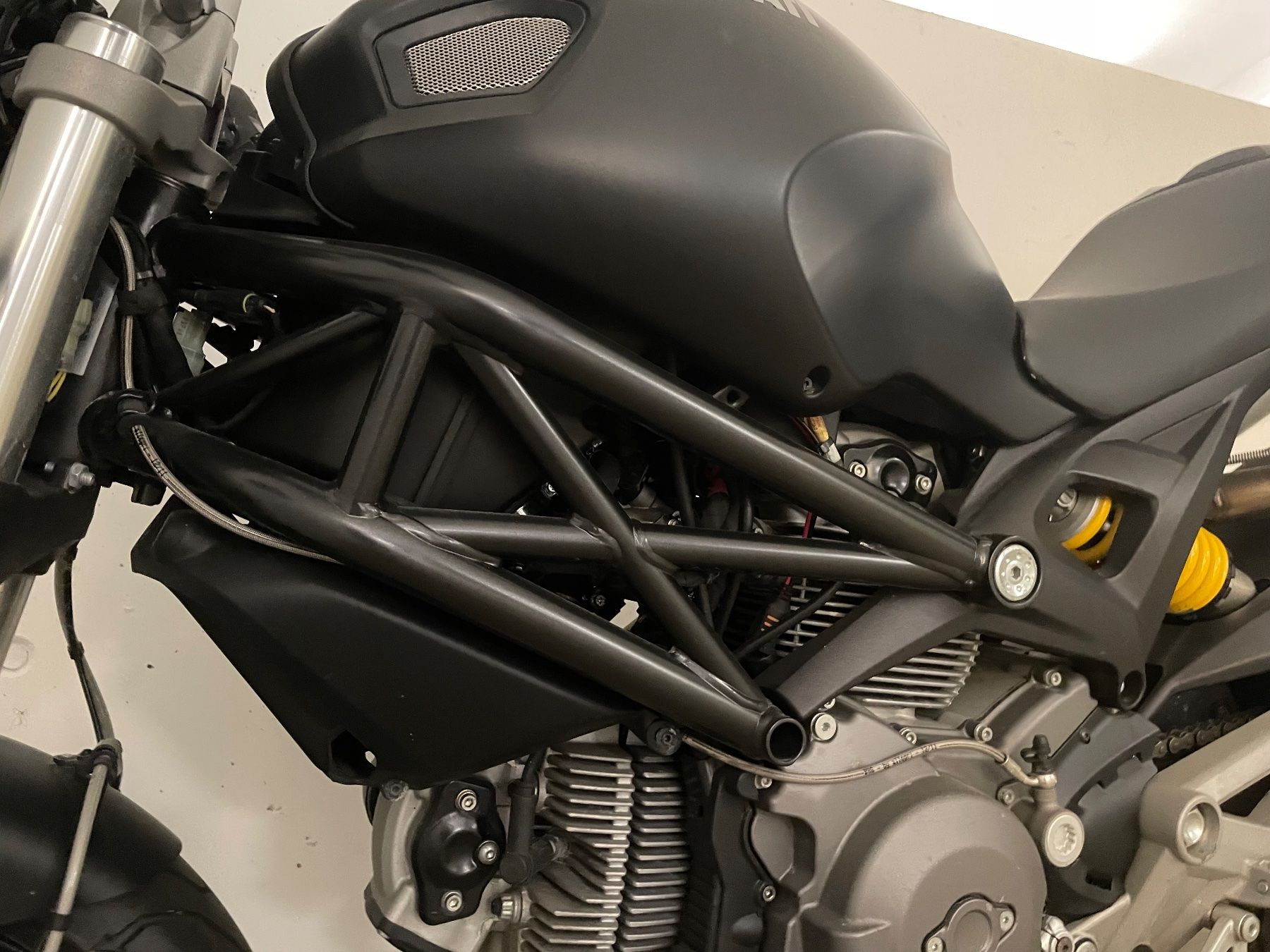 Ducati Strada: Ducati Monster 696 ABS  -  Schnäppchen ab Fr. 1.— – Usato da Marthalen venduto da H1tsch 5