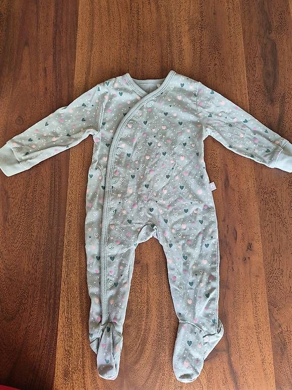 Pyjamas & Ähnliches: Strampler – Gebraucht aus Schaffhausen von NilanieS