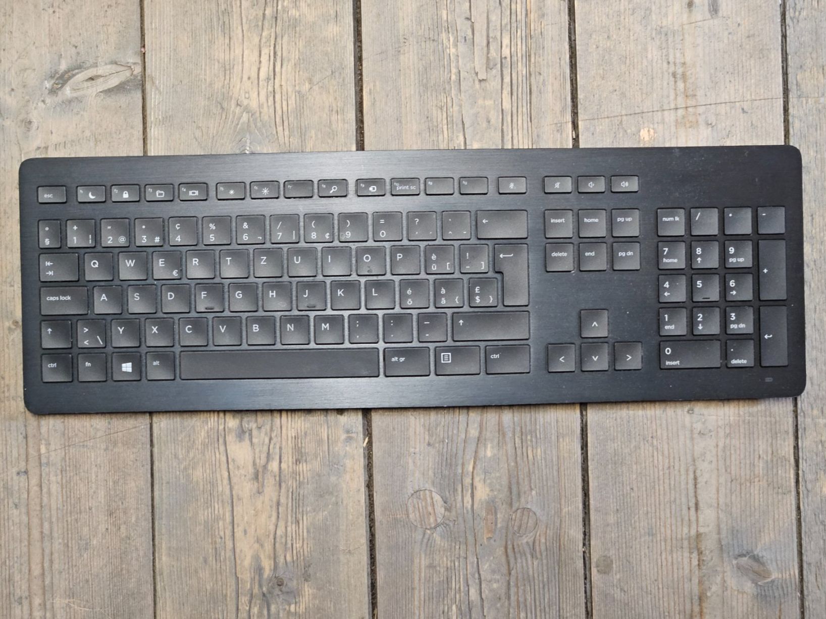 Hewlett Packard Claviers: HP Wireless Premium Keyboard – D'occasion à Zürich par RiggyBiggy