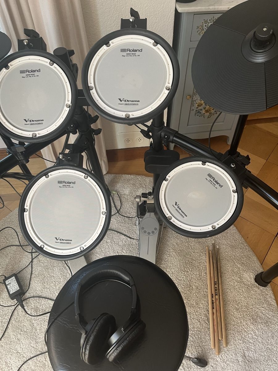Roland Strumenti musicali: Roland E Drum Kit 07DMK  – Usato da Zürich venduto da Gutsli 2