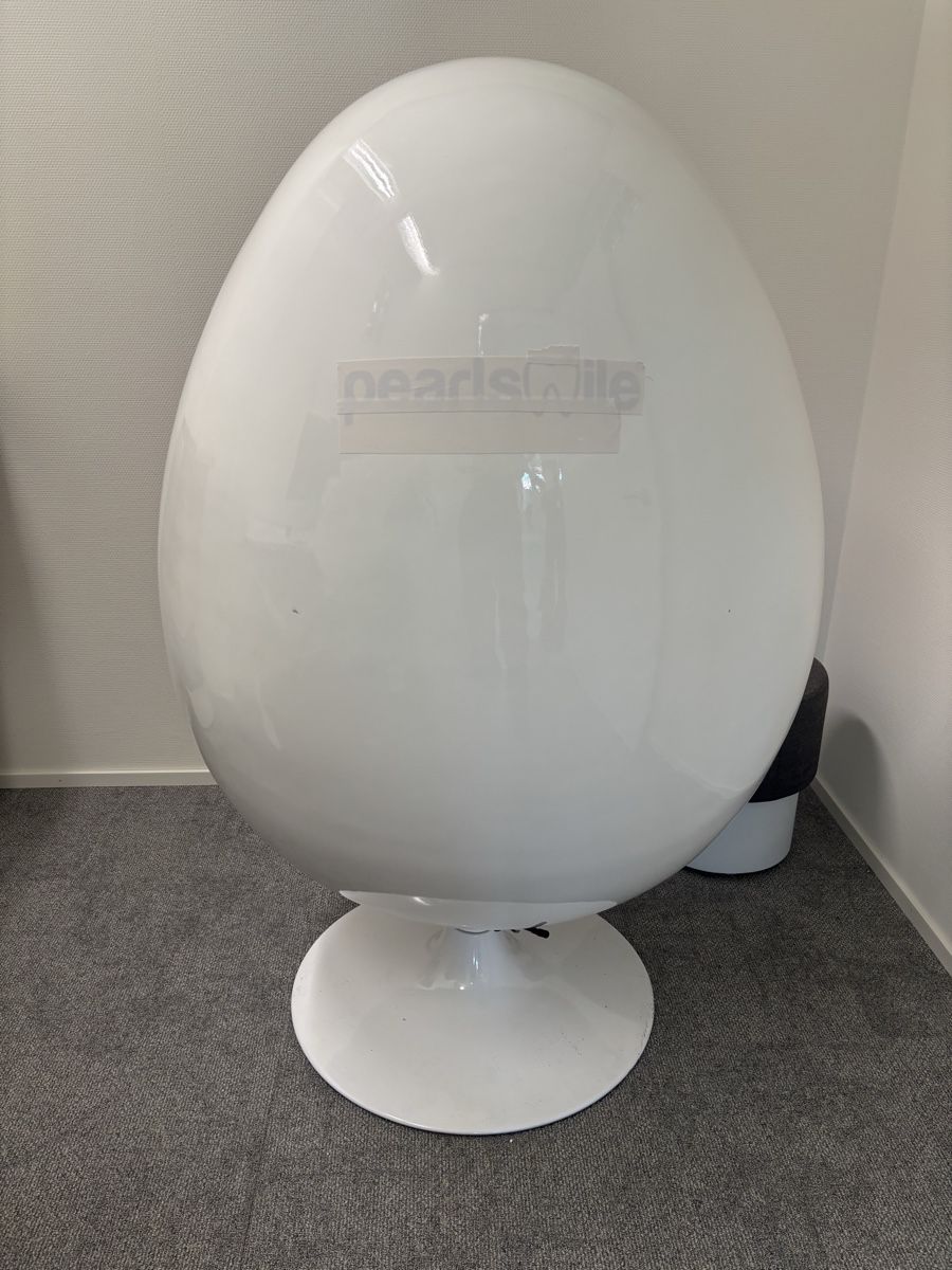 Sessel: Egg Chair mit Tisch – Gebraucht aus Zürich von jjjb21777 5