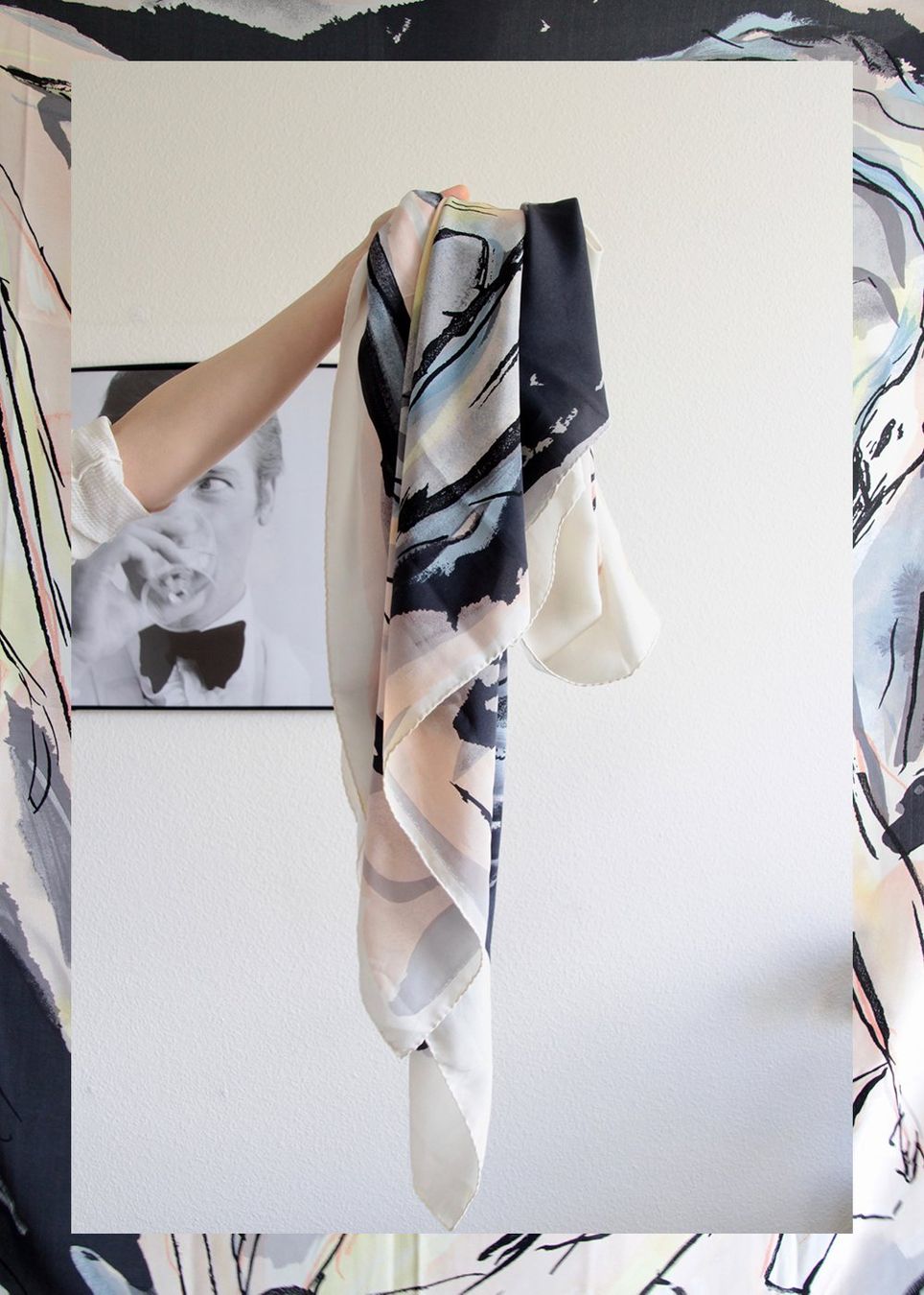 Foulard & Sciarpe: Seidentuch mit Helvetia Print – Usato da Buchs AG venduto da shoplio 2