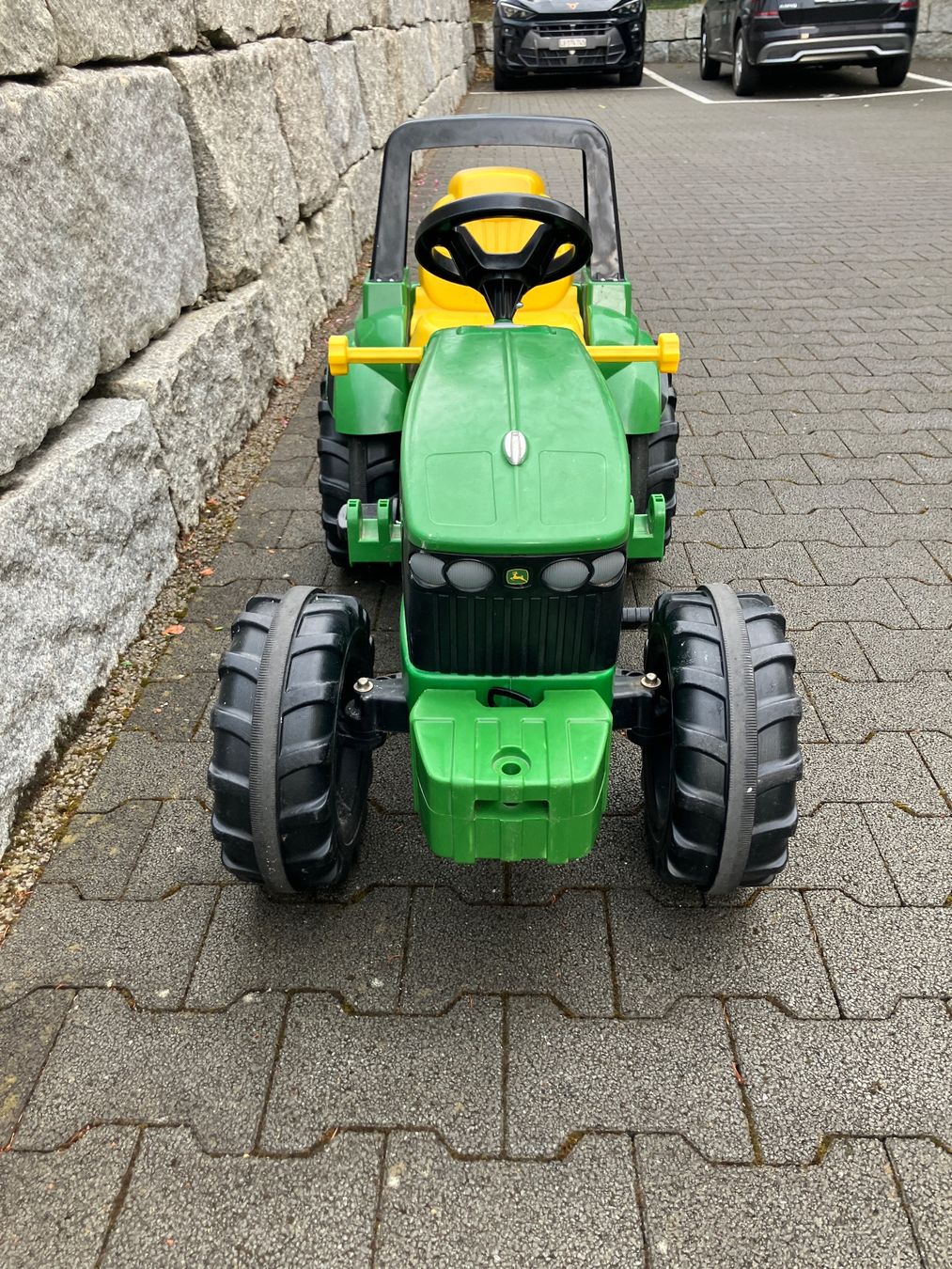 John Deere Véhicules pour enfants: Spielzeug-Traktor John Deere 7930 mit Frontschaufel – D'occasion à Sempach Station par Pipopipo 3