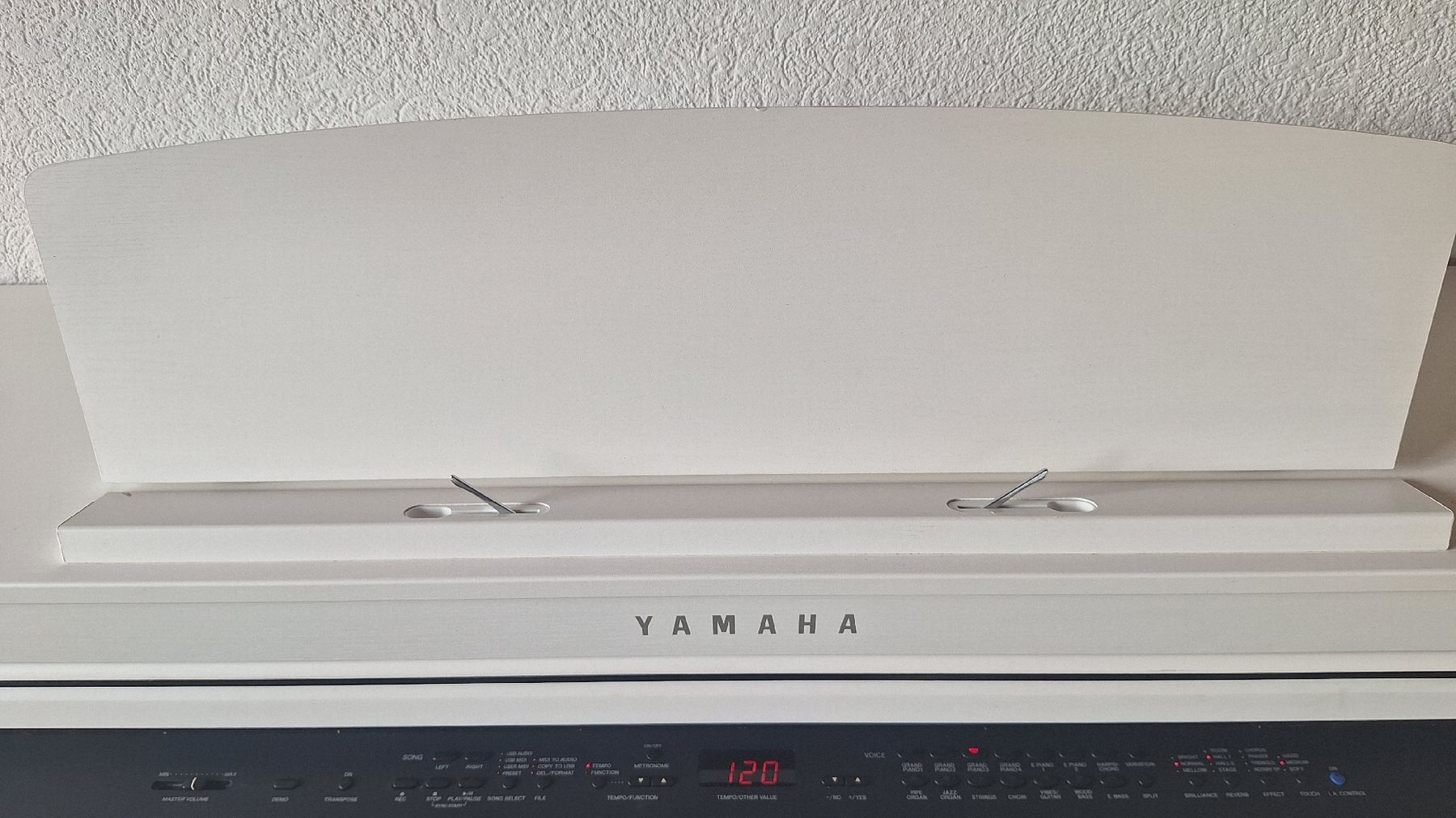 Yamaha Instruments de musique: Yamaha Clavinova CLP-470 WH – D'occasion à Hornussen par VeryGrumpy 2